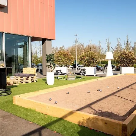 里尔大体育场丽笙公园酒店 4* 阿斯克新城