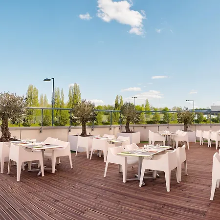 Park By Radisson Lille Grand Stade Hotel