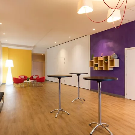 里尔大体育场丽笙公园酒店 4*