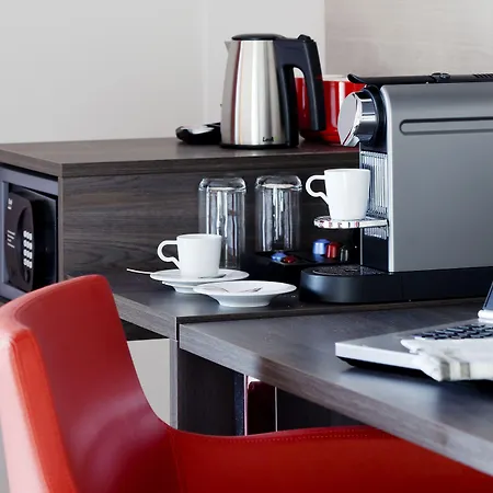 里尔大体育场丽笙公园酒店 酒店 4*