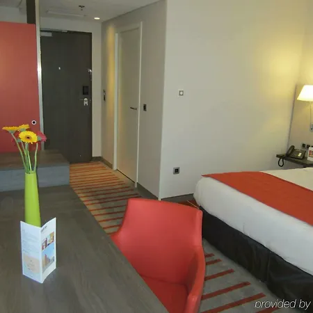 Park By Radisson Lille Grand Stade فندق فيلنوف داسك